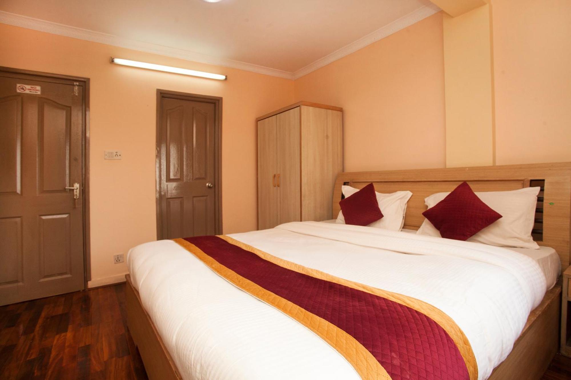 Hotel Mountain Gateway Κατμαντού Εξωτερικό φωτογραφία